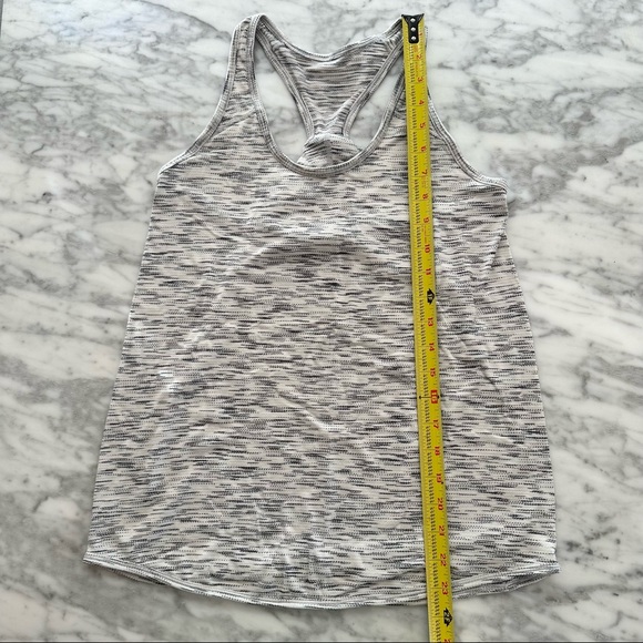 Lululemon Essential Tank - size 2 - Picture 5 of 5